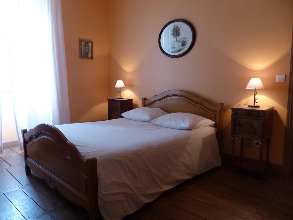 Le Domaine De Panissac Bed & Breakfast Berneuil  Rom bilde