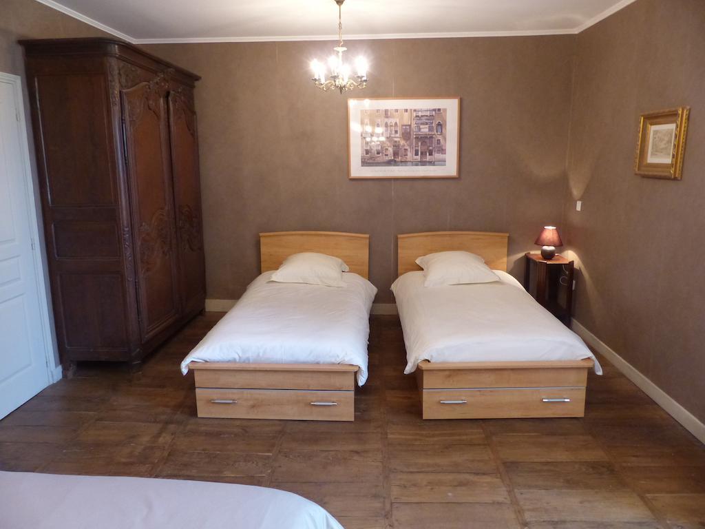 Le Domaine De Panissac Bed & Breakfast Berneuil  Rom bilde