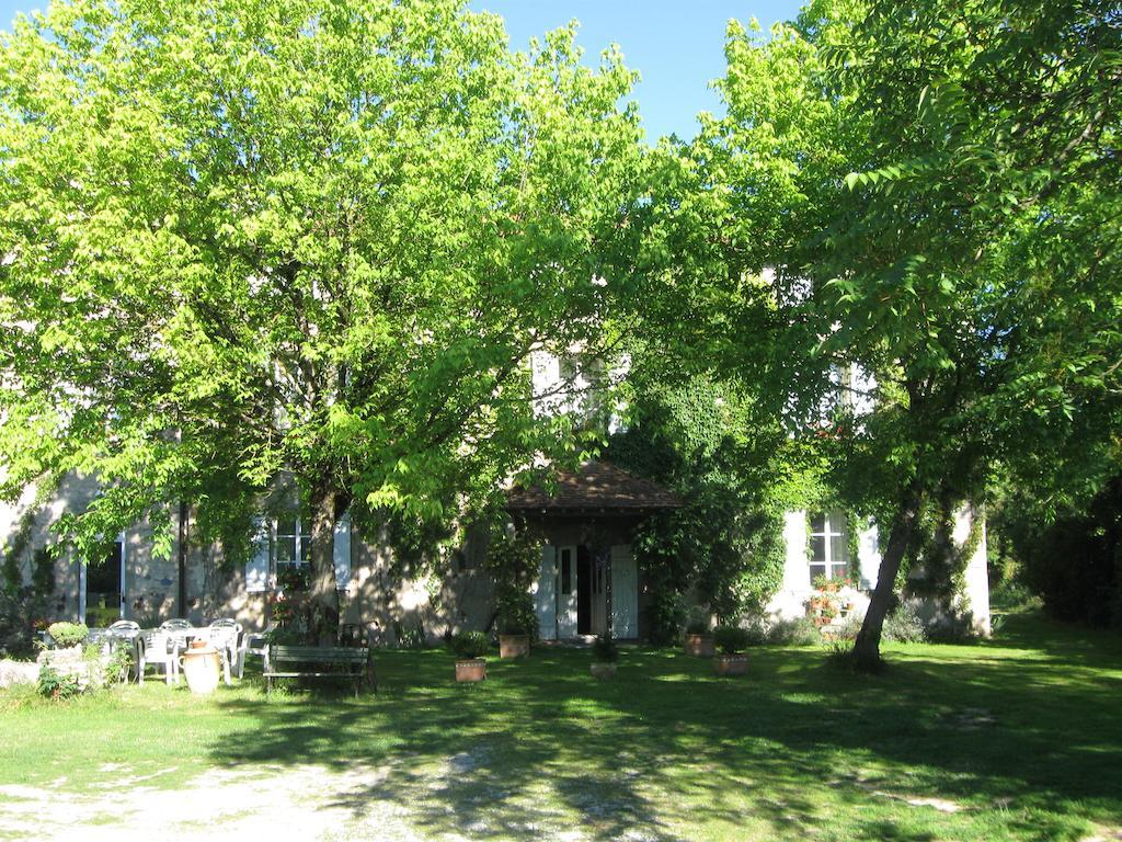 Le Domaine De Panissac Bed & Breakfast Berneuil  Eksteriør bilde