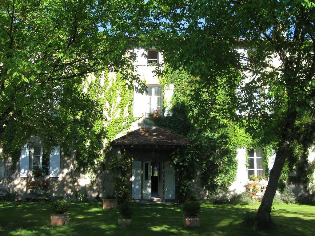 Le Domaine De Panissac Bed & Breakfast Berneuil  Eksteriør bilde